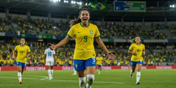 Jogadora brasileira de futebol feminino celebrando um gol com a torcida em um estádio vibrante, simbolizando a ascensão do esporte.